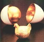 Первое пасхальное яйцо 1885 года.