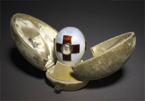 Пасхальное яйцо «Триптих Красный крест». 1915 г.